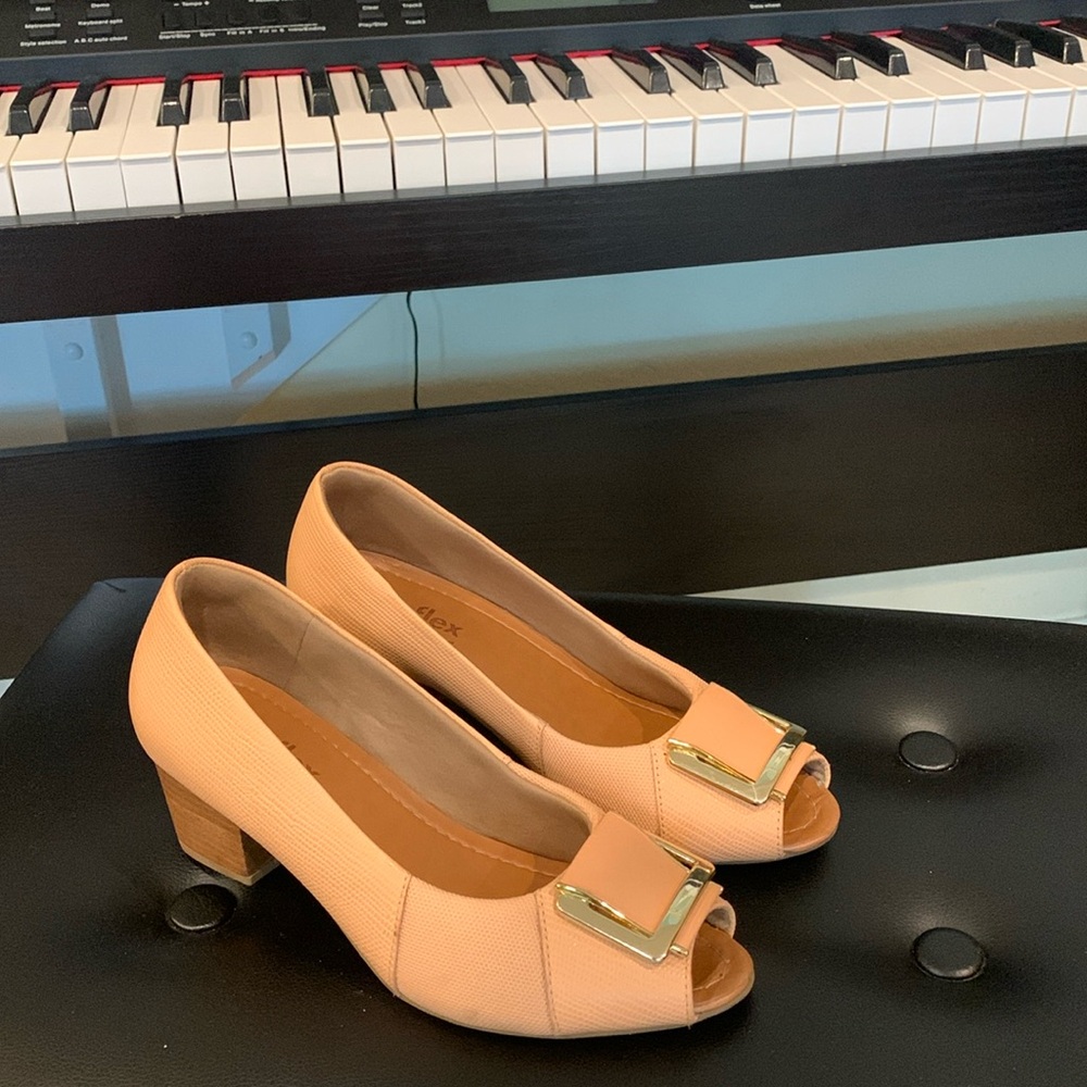 Woman shoes. Made in Brazil. Lightly used.
